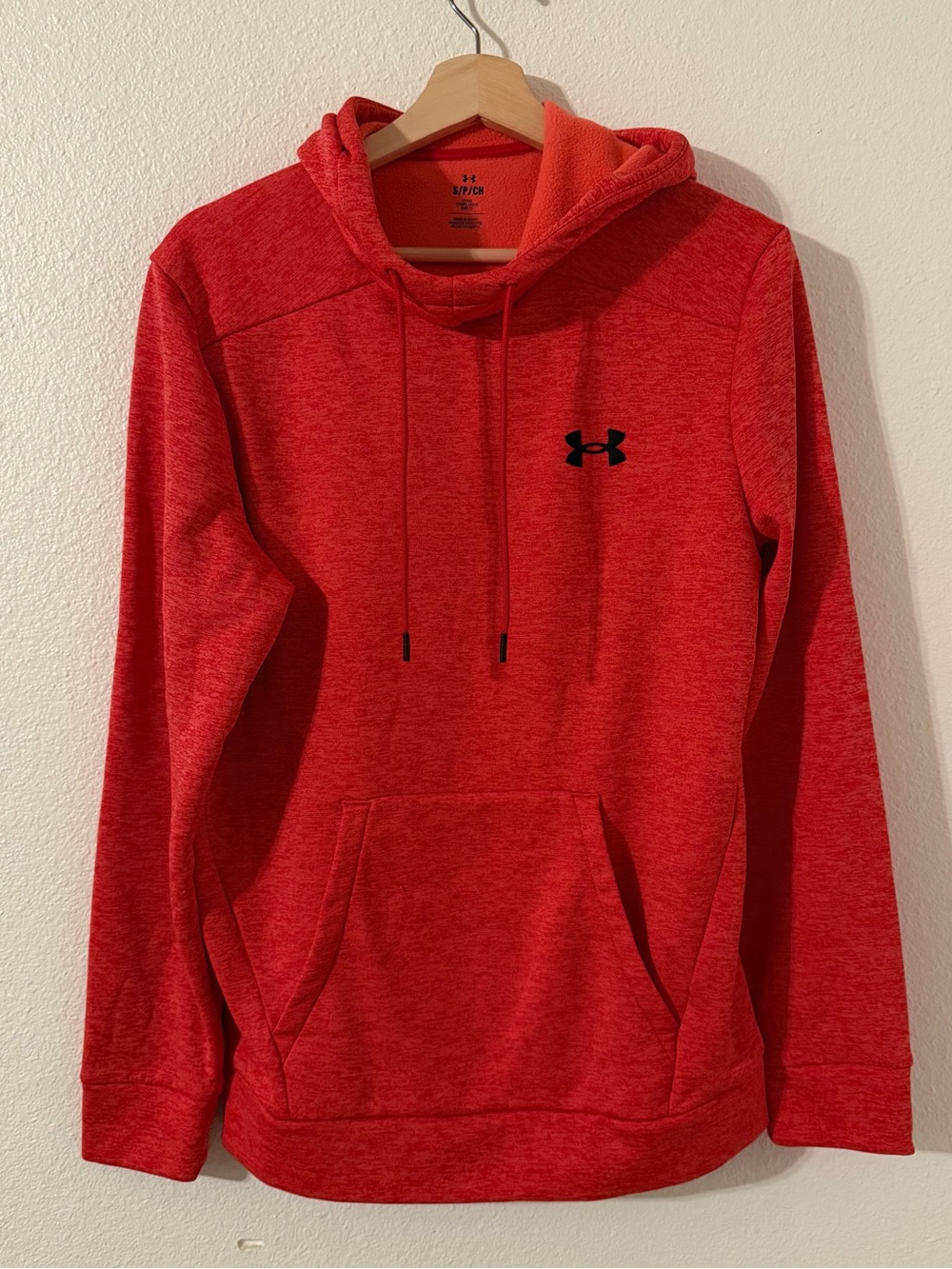 Under Armour Pullover Hoodie Mens Sz Small Fleece Twist Red Loose Fit Drawstring